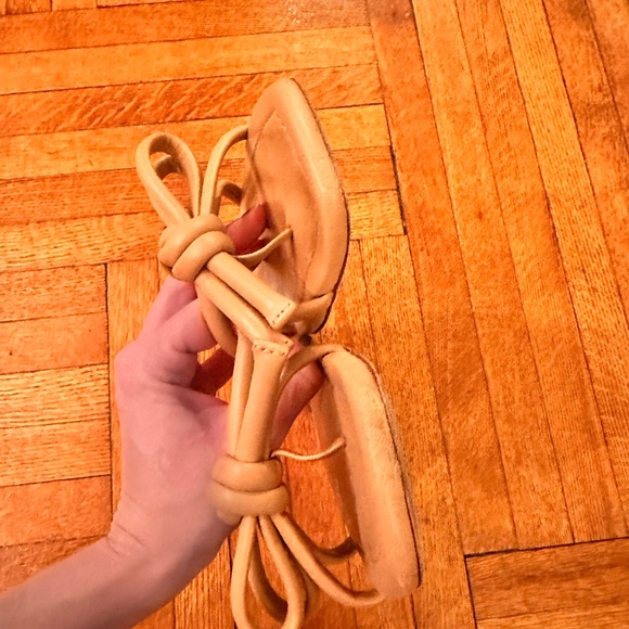 Loeffler Randall Hadley Bow Flat
SANDALS brown Tan Leather Square
Toe slide 8.5 - Picture 3 of 5